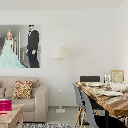 Apartmentos Pompidou Apartment Malaga